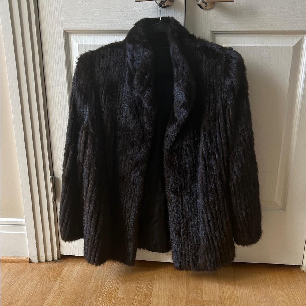 Elegant Short Black Mink Fur Coat